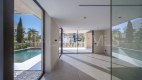 Villa for sale in Rio Verde Playa, Marbella Golden Mile