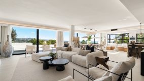 Villa en venta en Nueva Andalucia, Marbella