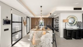 Villa en venta en Nueva Andalucia, Marbella