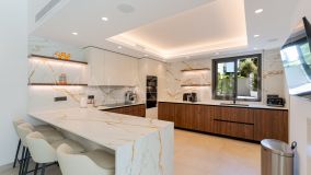 Villa for sale in Nueva Andalucia, Marbella