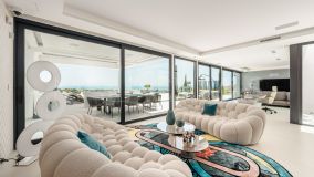 Villa for sale in Altos del Paraiso, Benahavis