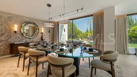 Villa for sale in El Herrojo, Benahavis