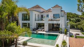 Villa for sale in El Herrojo, Benahavis