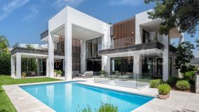 Villa for sale in Nueva Andalucia, Marbella