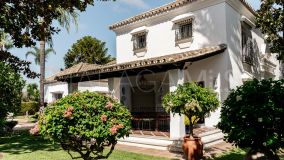 Villa en venta en Cortijo Blanco, San Pedro de Alcantara