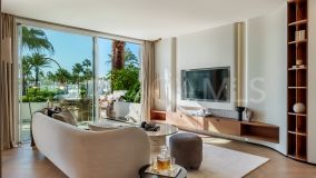 Zweistöckiges Penthouse zu verkaufen in Alcazaba Beach, Estepona Ost