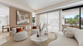 Villa for sale in Atalaya de Rio Verde, Nueva Andalucia