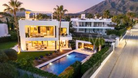 Villa for sale in Altos de Puente Romano, Marbella Golden Mile