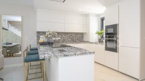 Town House for sale in Los Naranjos, Nueva Andalucia
