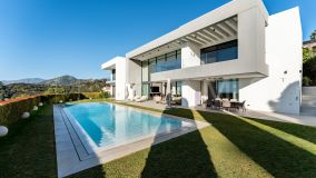 Villa en venta en Los Arqueros, Benahavis