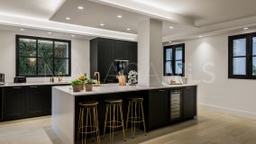 Villa for sale in Puerto del Capitan, Benahavis