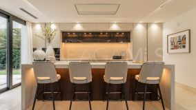 Villa en venta en Lomas del Virrey, Marbella Golden Mile