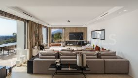 Villa for sale in El Rosario, Marbella East