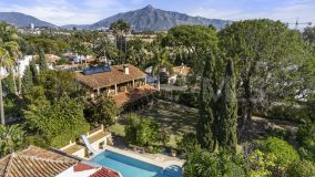 Villa for sale in Cortijo Blanco, San Pedro de Alcantara