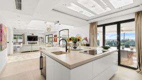 Villa for sale in Nueva Andalucia, Marbella