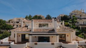 Duplex Penthouse for sale in Los Capanes del Golf, Benahavis