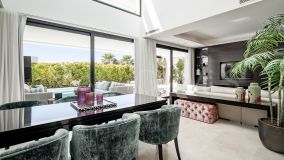 Villa for sale in Los Olivos, Nueva Andalucia