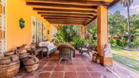 Villa for sale in Atalaya de Rio Verde, Nueva Andalucia
