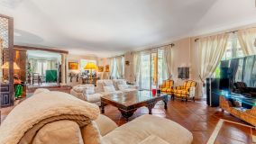 Villa for sale in Atalaya de Rio Verde, Nueva Andalucia