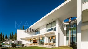 Villa for sale in La Alqueria, Benahavis