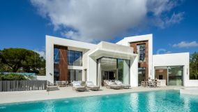 Villa for sale in Nueva Andalucia, Marbella