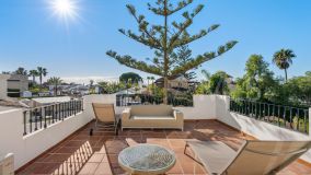 Villa for sale in Las Chapas, Marbella Öst