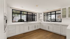 Villa zu verkaufen in Los Naranjos, Nueva Andalucia