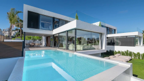 Villa for sale in El Campanario, Estepona Est