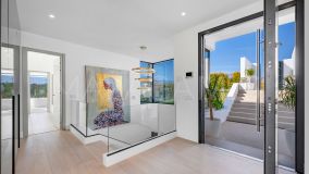 Villa for sale in Estepona