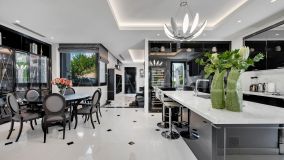 Villa for sale in La Alqueria, Benahavis