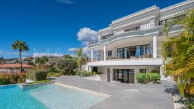 Villa for sale in La Alqueria, Benahavis