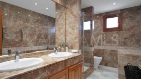 Apartamento en venta en Los Naranjos, Nueva Andalucia