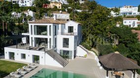 Villa for sale in Los Arqueros, Benahavis