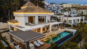 Villa for sale in La Quinta, Benahavis