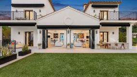 Villa for sale in Monte Halcones, Benahavis