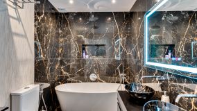 Triplex for sale in Aloha Gardens, Nueva Andalucia