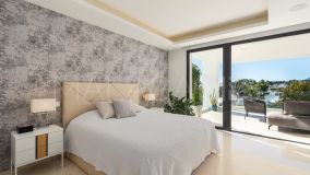 Villa for sale in Los Olivos, Nueva Andalucia