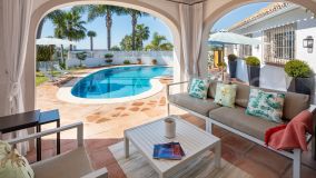 Villa en venta en El Rosario, Marbella Este