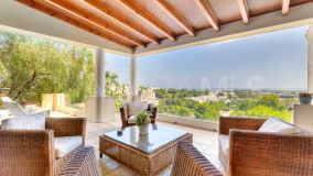Villa for sale in El Herrojo, Benahavis