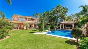Villa en venta en Nueva Andalucia, Marbella