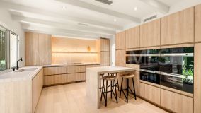 Villa for sale in Altos del Paraiso, Benahavis