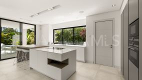 Villa for sale in Estepona Est