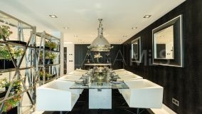 Villa for sale in Las Brisas, Nueva Andalucia
