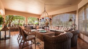 Villa for sale in Fuente del Espanto, Benahavis