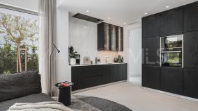 Villa for sale in El Paraiso, Estepona East