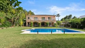 Villa en venta en Nueva Andalucia, Marbella