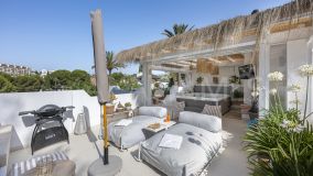 Villa for sale in Atalaya de Rio Verde, Nueva Andalucia