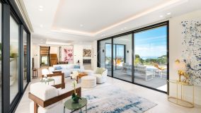 Villa for sale in Rio Real Golf, Marbella East