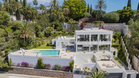 Villa for sale in Rio Real Golf, Marbella East