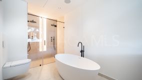 Villa for sale in Hacienda las Chapas, Marbella Est